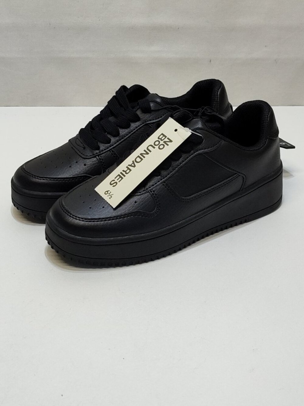 No Boundaries PU Platform Sneaker Women's Size 6.5 Memory Foam Casual Shoe NWT